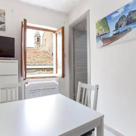Apartament Pleasant In Near Maria Pia Beach